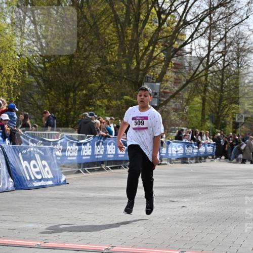 12.04.2026 - 45. Internationalen Wilhelmsburger Insellauf J. Mangold http://msf.ph/oto/9524773 12.04.2026 14:53:04 Ziel 1040, 509 meine-sportfotos.de