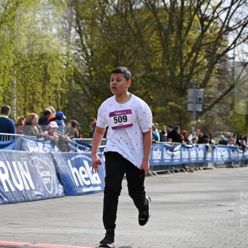 12.04.2026 - 45. Internationalen Wilhelmsburger Insellauf J. Mangold http://msf.ph/oto/9524782 12.04.2026 14:53:05 Ziel 1040, 509 meine-sportfotos.de