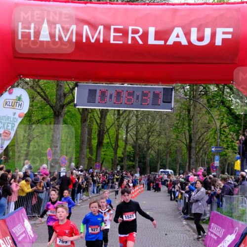 19.04.2026 - Hammer Lauf Tim E. http://msf.ph/oto/9526113 19.04.2026 09:27:05 Ziel 379, 447, 456, 595, 769, 927, 1272, 1355, 1439, 1461, 1521, 1523, 1530, 1702, 1756, 1805, 1810 meine-sportfotos.de