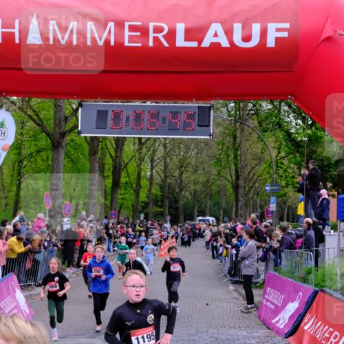 19.04.2026 - Hammer Lauf Tim E. http://msf.ph/oto/9526148 19.04.2026 09:27:14 Ziel 379, 456, 517, 550, 1172, 1195, 1412, 1419, 1433, 1443, 1548, 1600, 1662, 1668, 1758 meine-sportfotos.de