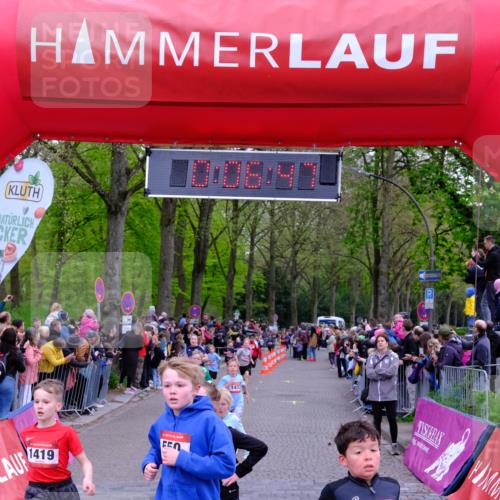 19.04.2026 - Hammer Lauf Tim E. http://msf.ph/oto/9526164 19.04.2026 09:27:16 Ziel 517, 550, 1060, 1172, 1195, 1221, 1365, 1412, 1419, 1433, 1443, 1480, 1507, 1548, 1600, 1662, 1668, 1758 meine-sportfotos.de