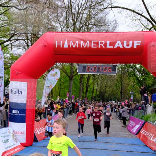 19.04.2026 - Hammer Lauf Tim E. http://msf.ph/oto/9526209 19.04.2026 09:27:34 Ziel 586, 845, 884, 887, 893, 911, 917, 998, 1155, 1205, 1306, 1309, 1328, 1337, 1373, 1400, 1410, 1413, 1435, 1685, 1808, 1864 meine-sportfotos.de