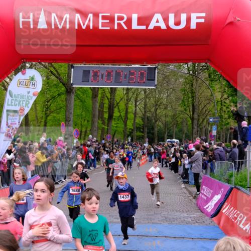 19.04.2026 - Hammer Lauf Tim E. http://msf.ph/oto/9526270 19.04.2026 09:27:59 Ziel 597, 598, 965, 1023, 1128, 1156, 1370, 1372, 1425, 1427, 1436, 1437, 1450, 1503, 1529, 1544, 1619, 1661, 1688, 1716, 1746, 1838, 1846, 1855, 1890 meine-sportfotos.de