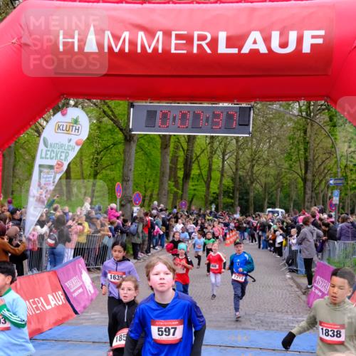 19.04.2026 - Hammer Lauf Tim E. http://msf.ph/oto/9526303 19.04.2026 09:28:05 Ziel 597, 598, 886, 1213, 1238, 1354, 1370, 1372, 1450, 1458, 1482, 1492, 1503, 1529, 1619, 1635, 1658, 1838, 1855, 1882 meine-sportfotos.de