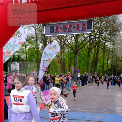 19.04.2026 - Hammer Lauf Tim E. http://msf.ph/oto/9526573 19.04.2026 09:29:35 Ziel 547, 706, 824, 841, 852, 866, 1120, 1235, 1248, 1399, 1441, 1487, 1496, 1650, 1771 meine-sportfotos.de