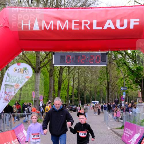 19.04.2026 - Hammer Lauf Tim E. http://msf.ph/oto/9526968 19.04.2026 09:32:47 Ziel 1232, 1233 meine-sportfotos.de