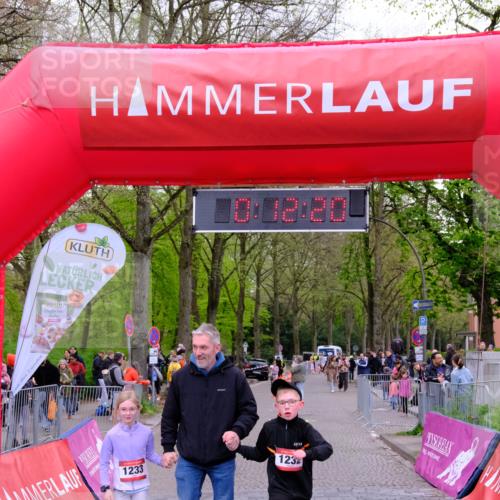 19.04.2026 - Hammer Lauf Tim E. http://msf.ph/oto/9526973 19.04.2026 09:32:48 Ziel 1232, 1233 meine-sportfotos.de