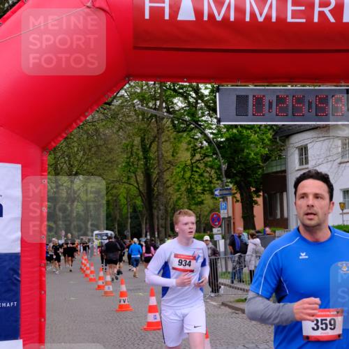 19.04.2026 - Hammer Lauf Tim E. http://msf.ph/oto/9529246 19.04.2026 10:11:08 Ziel 359, 492, 493, 756, 934, 999 meine-sportfotos.de