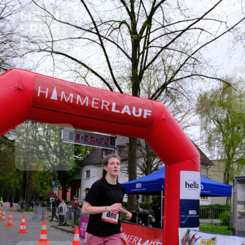 19.04.2026 - Hammer Lauf Tim E. http://msf.ph/oto/9530466 19.04.2026 10:18:02 Ziel 340, 888, 1912 meine-sportfotos.de
