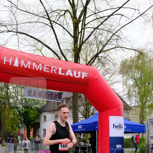 19.04.2026 - Hammer Lauf Tim E. http://msf.ph/oto/9530851 19.04.2026 10:20:33 Ziel 330, 937, 1698, 1759 meine-sportfotos.de