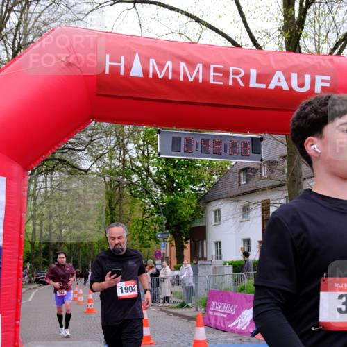 19.04.2026 - Hammer Lauf Tim E. http://msf.ph/oto/9532260 19.04.2026 10:33:16 Ziel 308, 543, 1021, 1794, 1898, 1902 meine-sportfotos.de