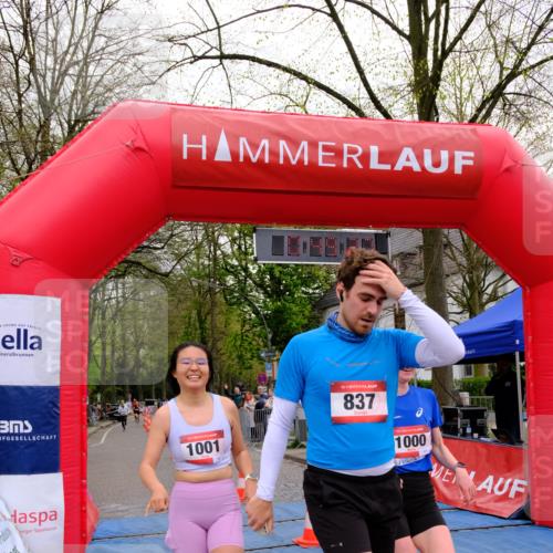 19.04.2026 - Hammer Lauf Tim E. http://msf.ph/oto/9532430 19.04.2026 10:34:35 Ziel 837, 1000, 1001 meine-sportfotos.de
