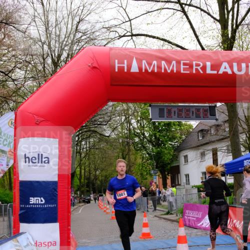 19.04.2026 - Hammer Lauf Tim E. http://msf.ph/oto/9534786 19.04.2026 10:41:53 Ziel 909, 910 meine-sportfotos.de