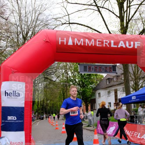 19.04.2026 - Hammer Lauf Tim E. http://msf.ph/oto/9534788 19.04.2026 10:41:54 Ziel 909, 910 meine-sportfotos.de