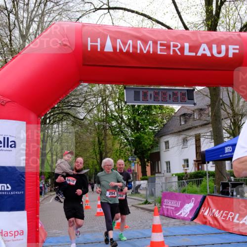 19.04.2026 - Hammer Lauf Tim E. http://msf.ph/oto/9535066 19.04.2026 10:43:34 Ziel 254, 279, 332, 352, 940, 948, 1608 meine-sportfotos.de