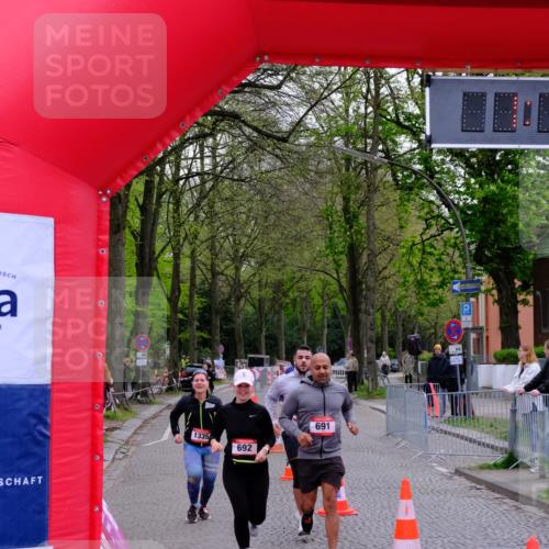 19.04.2026 - Hammer Lauf Tim E. http://msf.ph/oto/9536782 19.04.2026 10:57:35 Ziel 691, 692, 1335, 1633 meine-sportfotos.de
