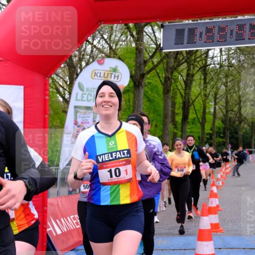 19.04.2026 - Hammer Lauf Tim E. http://msf.ph/oto/9537912 19.04.2026 11:07:51 Ziel 9, 10, 181, 333, 406, 407, 414, 415, 416, 418, 473, 506, 507, 524, 525, 534, 646, 663, 931, 1607, 1907 meine-sportfotos.de
