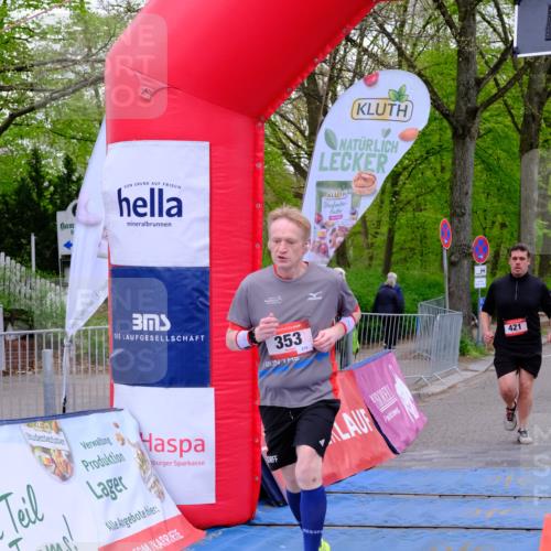 19.04.2026 - Hammer Lauf Tim E. http://msf.ph/oto/9537942 19.04.2026 11:08:05 Ziel 353, 411, 421, 433, 537 meine-sportfotos.de