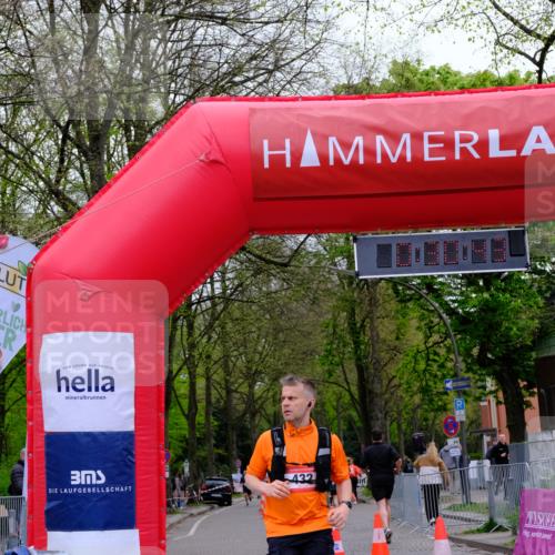 19.04.2026 - Hammer Lauf Tim E. http://msf.ph/oto/9538922 19.04.2026 11:30:52 Ziel 421, 432 meine-sportfotos.de