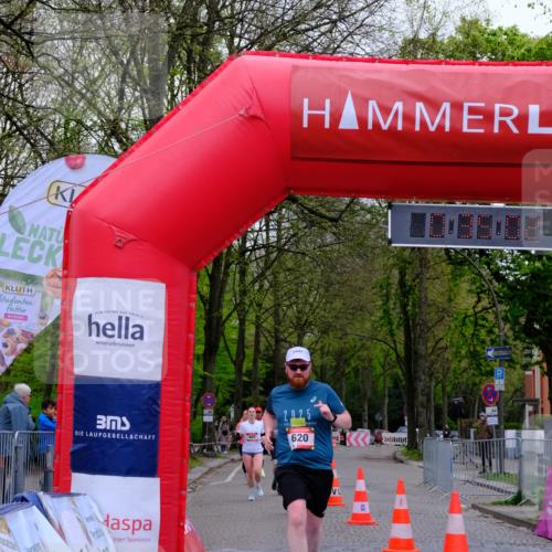 19.04.2026 - Hammer Lauf Tim E. http://msf.ph/oto/9539480 19.04.2026 11:35:10 Ziel 2, 12, 409, 437, 482, 620 meine-sportfotos.de