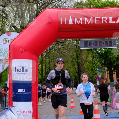 19.04.2026 - Hammer Lauf Tim E. http://msf.ph/oto/9539892 19.04.2026 11:38:30 Ziel 333, 420, 697, 951, 1919, 1928 meine-sportfotos.de