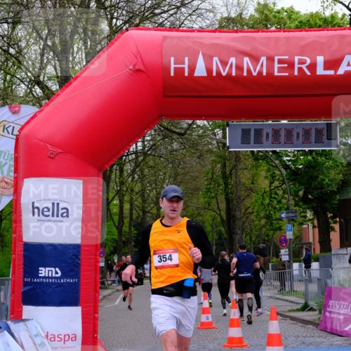 19.04.2026 - Hammer Lauf Tim E. http://msf.ph/oto/9541438 19.04.2026 12:00:15 Ziel 150, 353, 354, 467, 825, 830, 920 meine-sportfotos.de