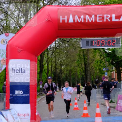19.04.2026 - Hammer Lauf Tim E. http://msf.ph/oto/9543626 19.04.2026 12:09:10 Ziel 221, 409, 420, 486, 1208, 1841, 1928 meine-sportfotos.de