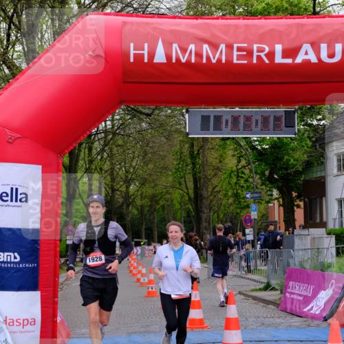 19.04.2026 - Hammer Lauf Tim E. http://msf.ph/oto/9543635 19.04.2026 12:09:11 Ziel 409, 420, 1208, 1928 meine-sportfotos.de