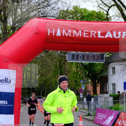 19.04.2026 - Hammer Lauf Tim E. http://msf.ph/oto/9543737 19.04.2026 12:10:37 Ziel 414, 416, 418 meine-sportfotos.de