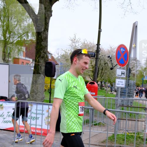 19.04.2026 - Hammer Lauf Tim E. http://msf.ph/oto/9544147 19.04.2026 12:15:39 Ziel 779, 1884, 1911 meine-sportfotos.de
