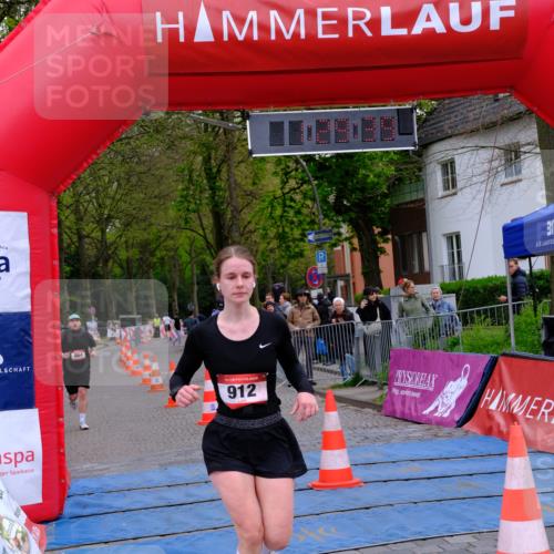 19.04.2026 - Hammer Lauf Tim E. http://msf.ph/oto/9545408 19.04.2026 12:29:46 Ziel 23, 138, 144, 145, 218, 349, 864, 912 meine-sportfotos.de