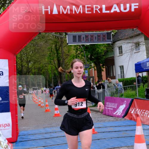 19.04.2026 - Hammer Lauf Tim E. http://msf.ph/oto/9545412 19.04.2026 12:29:47 Ziel 23, 138, 144, 145, 349, 864, 912 meine-sportfotos.de
