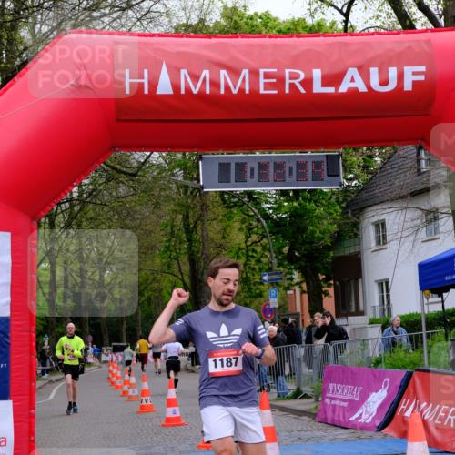 19.04.2026 - Hammer Lauf Tim E. http://msf.ph/oto/9545674 19.04.2026 12:32:42 Ziel 240, 318, 326, 1187 meine-sportfotos.de