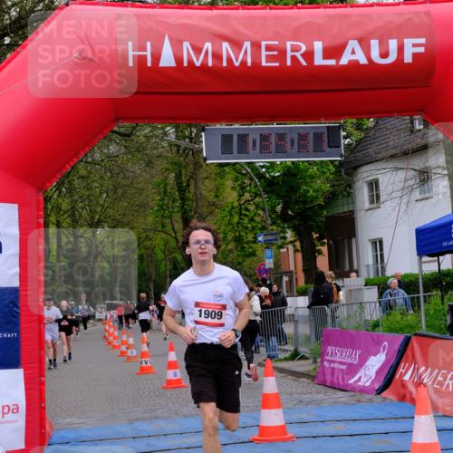 19.04.2026 - Hammer Lauf Tim E. http://msf.ph/oto/9545920 19.04.2026 12:34:39 Ziel 4, 451, 1170, 1203, 1594, 1889, 1909 meine-sportfotos.de