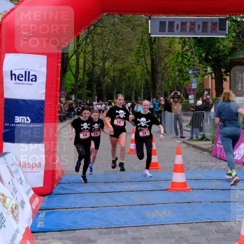 19.04.2026 - Hammer Lauf Tim E. http://msf.ph/oto/9546812 19.04.2026 12:39:24 Ziel 14, 411, 573, 742, 805, 1683 meine-sportfotos.de