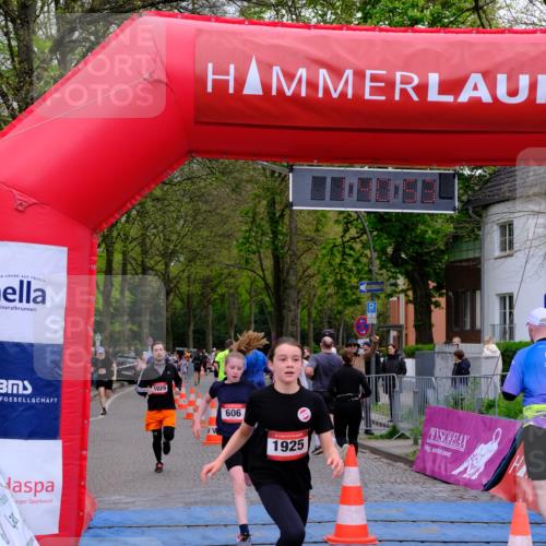 19.04.2026 - Hammer Lauf Tim E. http://msf.ph/oto/9546925 19.04.2026 12:41:01 Ziel 226, 606, 693, 712, 713, 800, 831, 923, 1029, 1072, 1209, 1224, 1263, 1322, 1631, 1719, 1726, 1825, 1925 meine-sportfotos.de