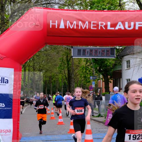 19.04.2026 - Hammer Lauf Tim E. http://msf.ph/oto/9546928 19.04.2026 12:41:01 Ziel 226, 606, 693, 712, 713, 800, 831, 923, 1029, 1072, 1209, 1224, 1263, 1322, 1631, 1719, 1726, 1825, 1925 meine-sportfotos.de