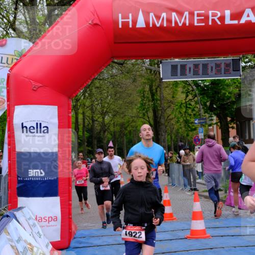 19.04.2026 - Hammer Lauf Tim E. http://msf.ph/oto/9546970 19.04.2026 12:41:33 Ziel 224, 414, 451, 649, 732, 802, 949, 950, 1076, 1077, 1174, 1277, 1594, 1680, 1695, 1781, 1889, 1922 meine-sportfotos.de