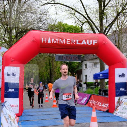 19.04.2026 - Hammer Lauf Tim E. http://msf.ph/oto/9547069 19.04.2026 12:42:33 Ziel 20, 117, 311, 364, 409, 670, 741, 854, 855, 1253, 1352, 1571, 1574, 1689, 1821, 1880, 1887 meine-sportfotos.de