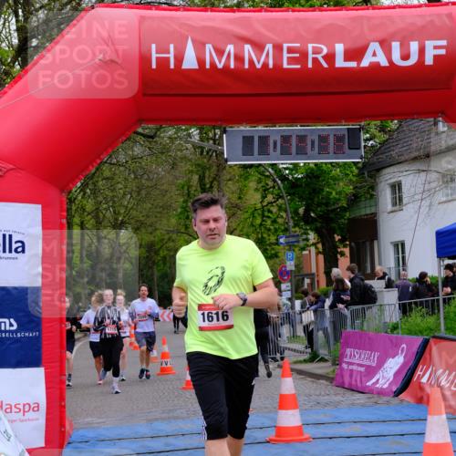 19.04.2026 - Hammer Lauf Tim E. http://msf.ph/oto/9547215 19.04.2026 12:44:44 Ziel 432, 680, 750, 856, 857, 1031, 1070, 1143, 1564, 1570, 1599, 1616, 1715, 1723 meine-sportfotos.de
