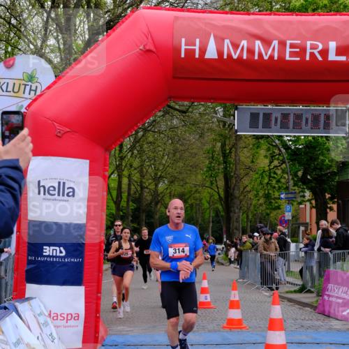 19.04.2026 - Hammer Lauf Tim E. http://msf.ph/oto/9547250 19.04.2026 12:45:13 Ziel 25, 314, 630, 632, 791, 1858, 1870, 1871 meine-sportfotos.de