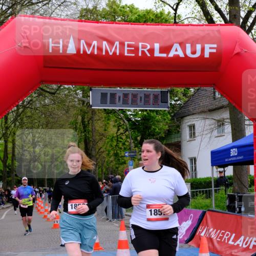 19.04.2026 - Hammer Lauf Tim E. http://msf.ph/oto/9547631 19.04.2026 12:49:38 Ziel 800, 1856, 1857 meine-sportfotos.de