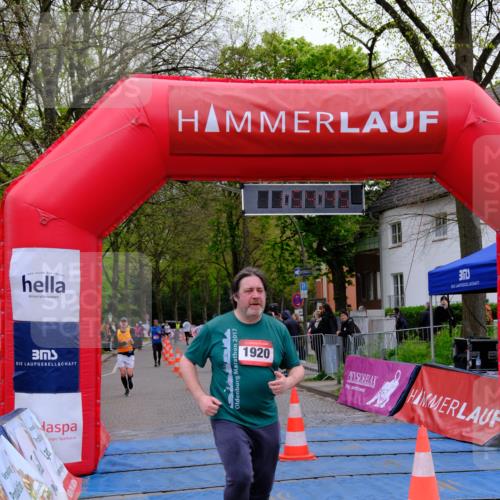 19.04.2026 - Hammer Lauf Tim E. http://msf.ph/oto/9548288 19.04.2026 12:54:53 Ziel 354, 398, 1920 meine-sportfotos.de