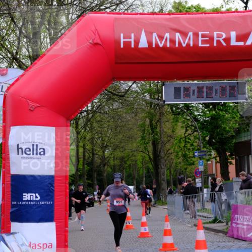 19.04.2026 - Hammer Lauf Tim E. http://msf.ph/oto/9549641 19.04.2026 13:05:12 Ziel 929, 951 meine-sportfotos.de
