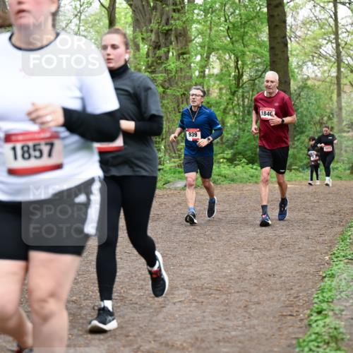 19.04.2026 - Hammer Lauf Dr. Thomas Lammeyer http://msf.ph/oto/9558866 19.04.2026 12:46:15 Laufen 1857, 939, 1846, 1072 meine-sportfotos.de