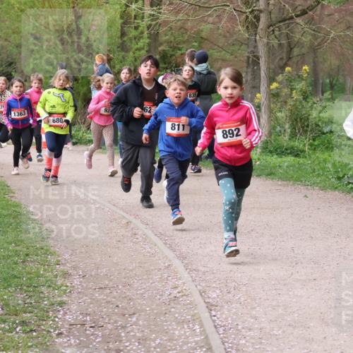 19.04.2026 - Hammer Lauf Lena Gebhardt http://msf.ph/oto/9562794 19.04.2026 09:27:23 Laufen 1327, 1418, 92, 1363, 880, 62, 811, 835, 892, 497 meine-sportfotos.de
