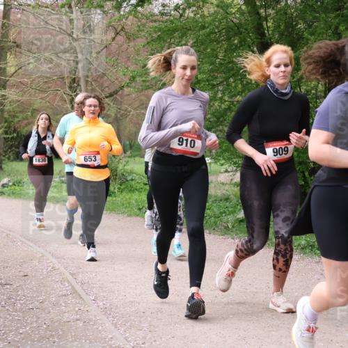 19.04.2026 - Hammer Lauf Lena Gebhardt http://msf.ph/oto/9564132 19.04.2026 10:16:43 Laufen 1830, 653, 910, 909, 16 meine-sportfotos.de