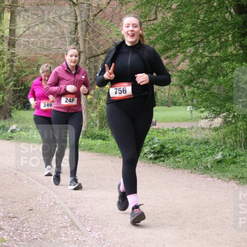 19.04.2026 - Hammer Lauf Lena Gebhardt http://msf.ph/oto/9564359 19.04.2026 10:19:56 Laufen 249, 248, 756 meine-sportfotos.de