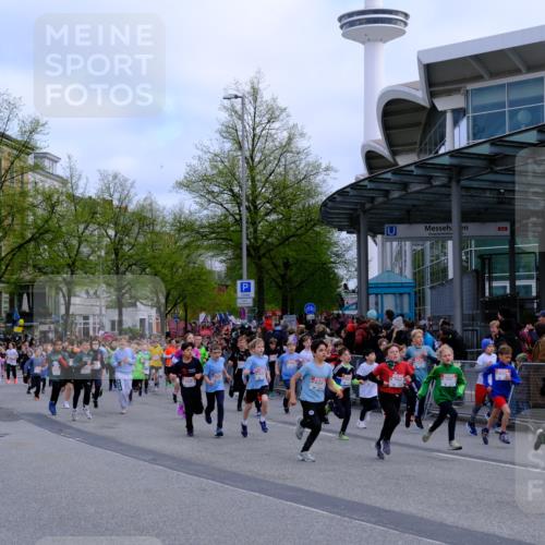 25.04.2026 - Das Zehntel Tim E. http://msf.ph/oto/9566278 25.04.2026 08:30:52 Ziel  meine-sportfotos.de