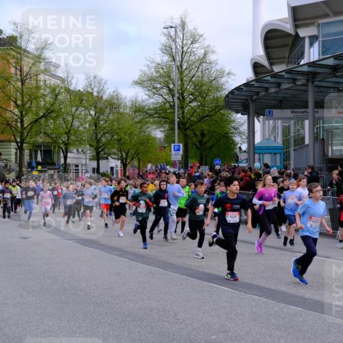 25.04.2026 - Das Zehntel Tim E. http://msf.ph/oto/9566282 25.04.2026 08:30:54 Ziel  meine-sportfotos.de